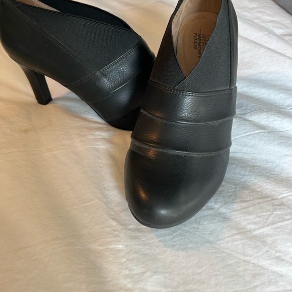 Life stride heels - Picture 4 of 4